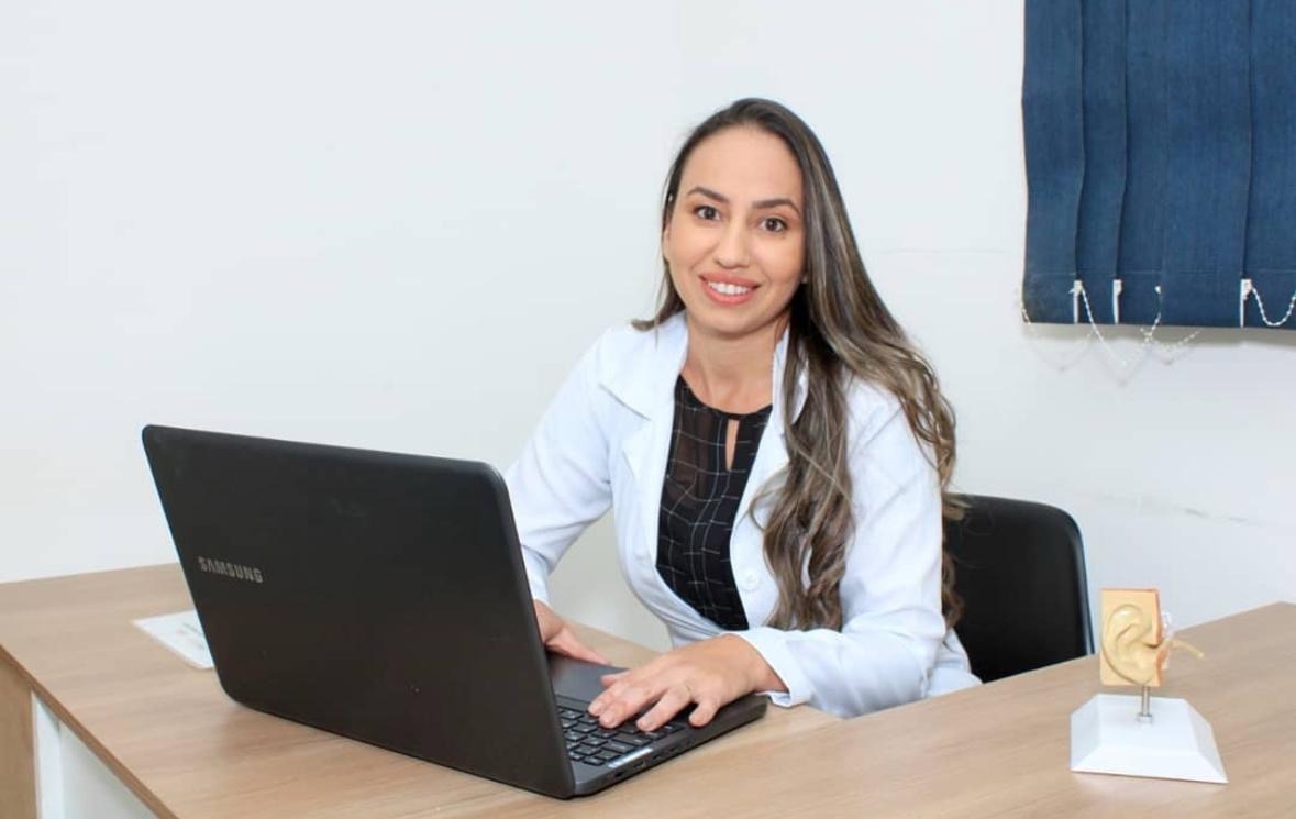 Profissional da Cassi Fonoaudiologia em Guarulhos